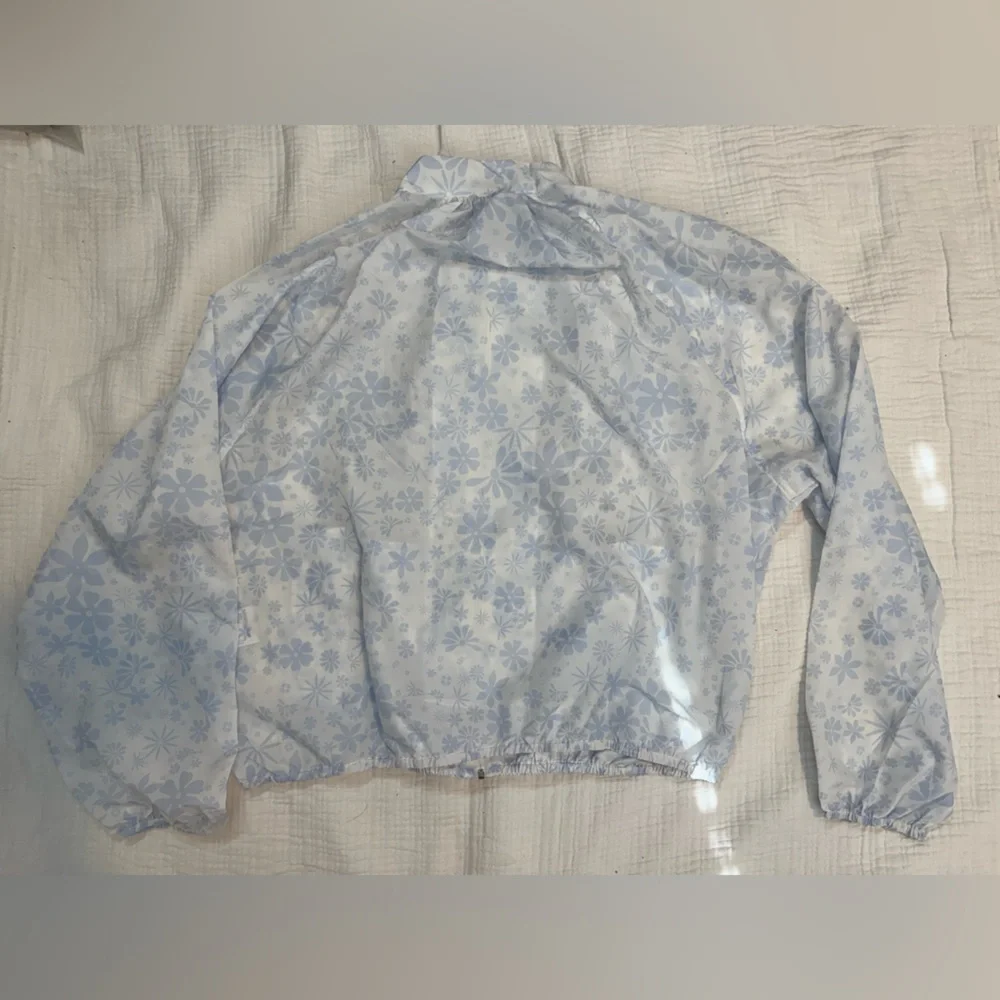 KIJUN
White & Blue Flower Sheer Windbreaker Jacket - Picture 8 of 9